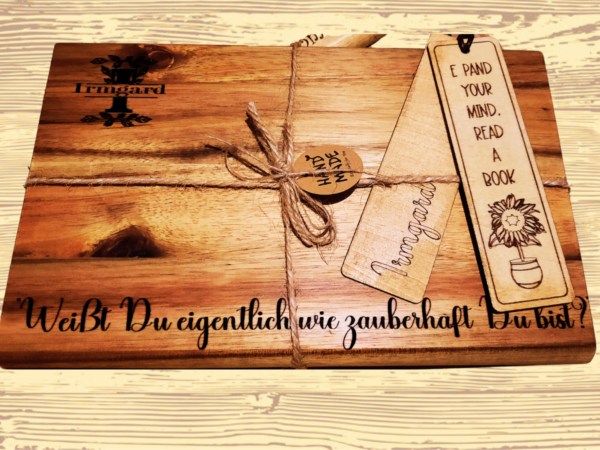 Brettchen , Einzigartiges Frühstücksbrett-Set: Personalisiertes Holzbrett mit Gratis-Lesezeichen ,lesezeichen frühstücksbrett als geschenk